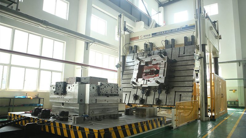汽车精密模具加工成本揭秘：影响因素与选型关键