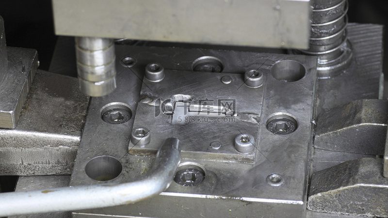 塑胶模具设计规范公差标准：精准之基，品质之魂**