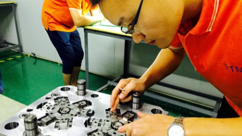 吹塑模具安装调试关键步骤解析