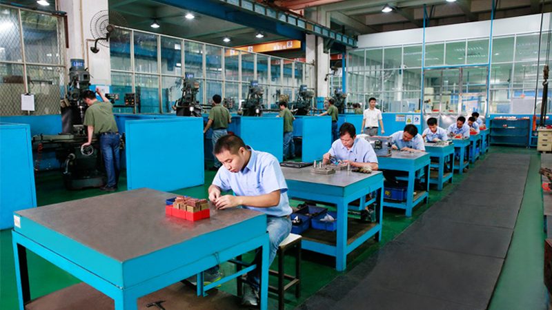 拉伸模具与冲压模具：参数对比解析