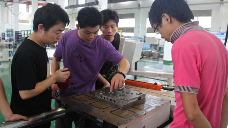 橡胶模具参数表解读指南：关键指标解析与选型要点**